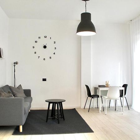 Apartamento Design Moderno In Centro - Lainate- Rho Fiera Exterior foto